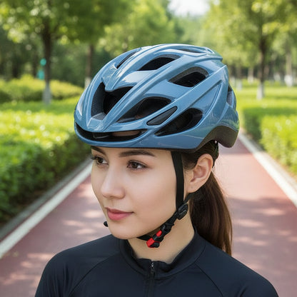 casque velo ultralight femme en randonnee