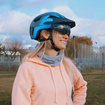 casque velo visiere securite style femme dehors